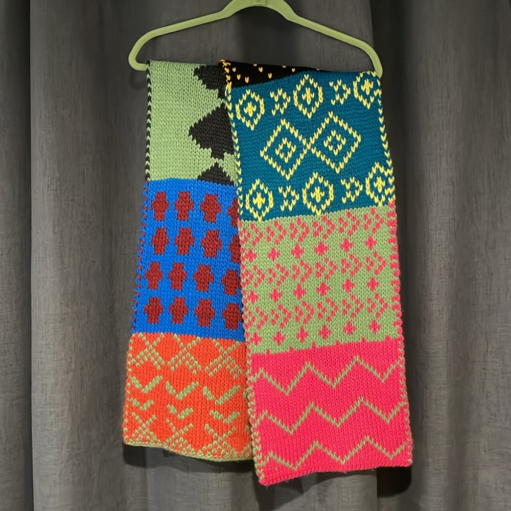 NWT Knit Scarf